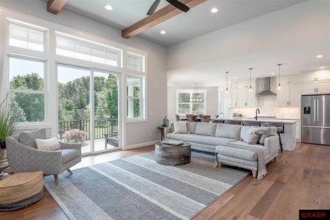 1005 Applewood Court Mankato MN 56001