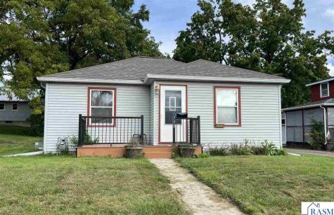 709 11th Avenue North St. James MN 56081