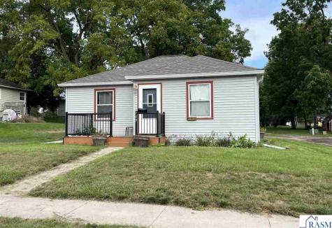 709 11th Avenue North St. James MN 56081