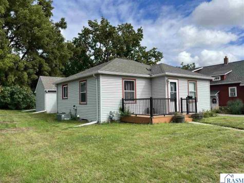 709 11th Avenue North St. James MN 56081