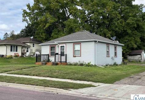 709 11th Avenue North St. James MN 56081