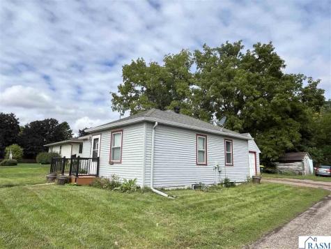 709 11th Avenue North St. James MN 56081