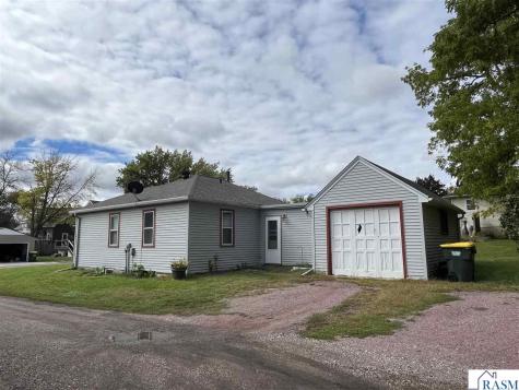 709 11th Avenue North St. James MN 56081