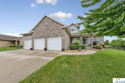 2294 Balsam Drive North Mankato MN 56003