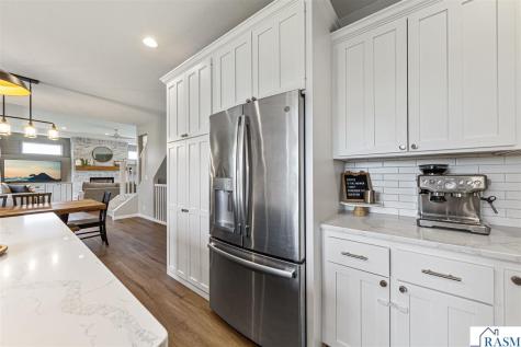 2294 Balsam Drive North Mankato MN 56003