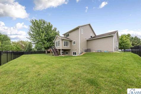 2294 Balsam Drive North Mankato MN 56003