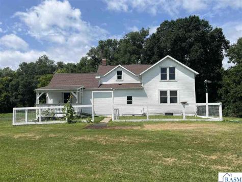 41701 770th Avenue St. James MN 56081