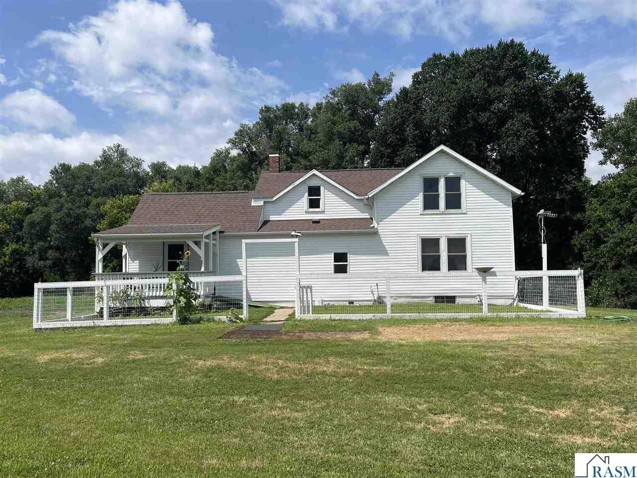 41701 770th Avenue St. James MN 56081