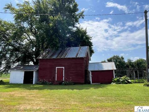 41701 770th Avenue St. James MN 56081