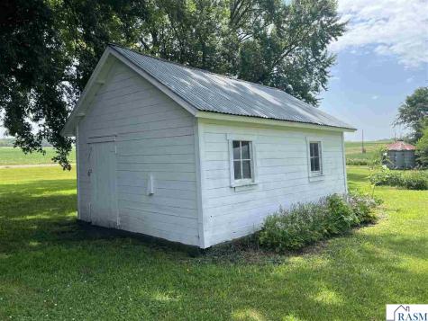 41701 770th Avenue St. James MN 56081