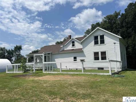 41701 770th Avenue St. James MN 56081