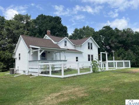 41701 770th Avenue St. James MN 56081