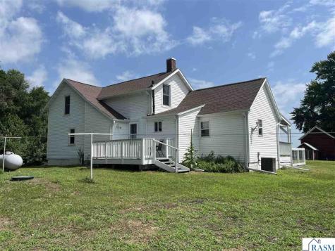 41701 770th Avenue St. James MN 56081
