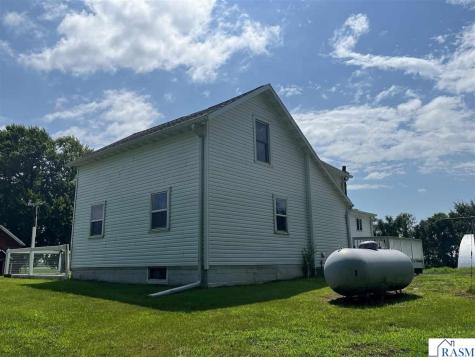 41701 770th Avenue St. James MN 56081