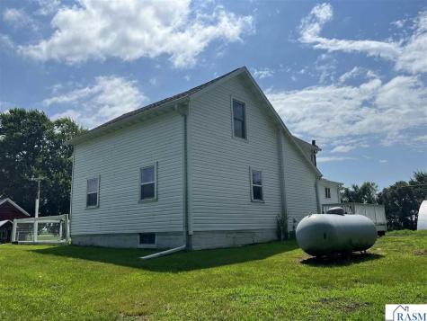 41701 770th Avenue St. James MN 56081
