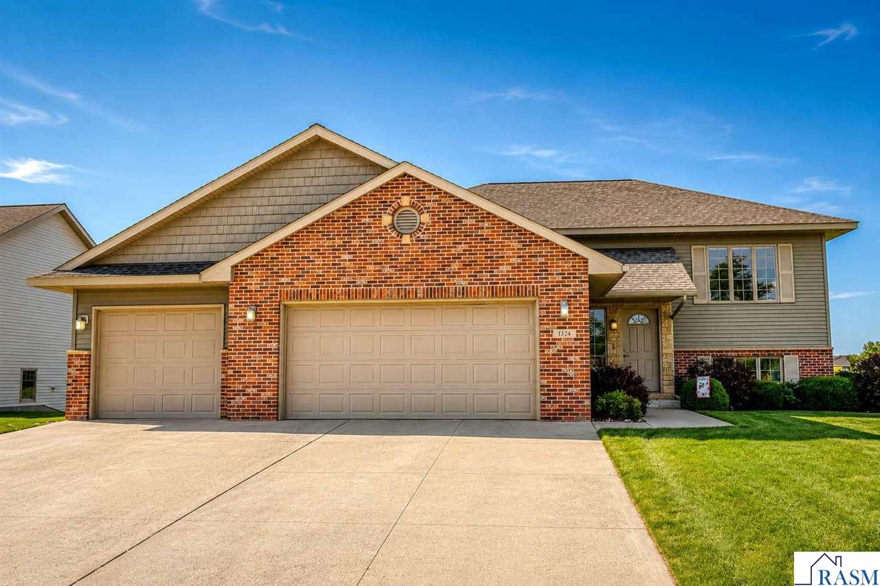 1324 Augusta Drive Mankato MN 56001