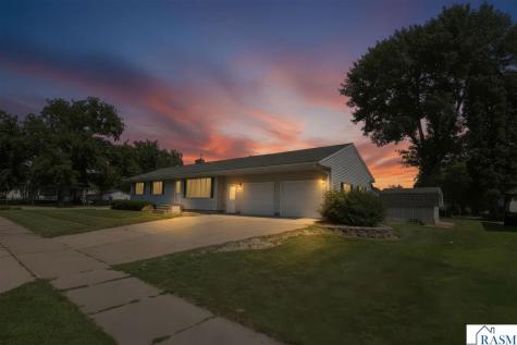 108 N Park Street Fairfax MN 55332