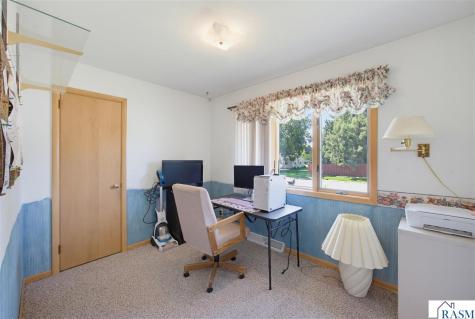 108 N Park Street Fairfax MN 55332