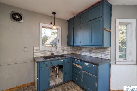 422 4th Street Nicollet MN 56074