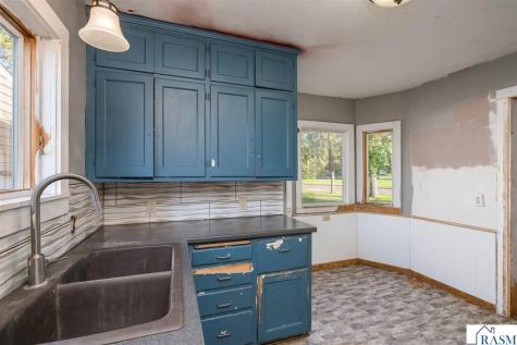 422 4th Street Nicollet MN 56074