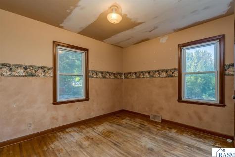 422 4th Street Nicollet MN 56074