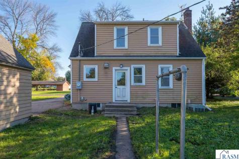 422 4th Street Nicollet MN 56074