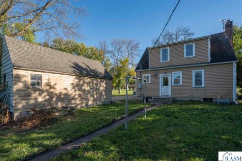 422 4th Street Nicollet MN 56074