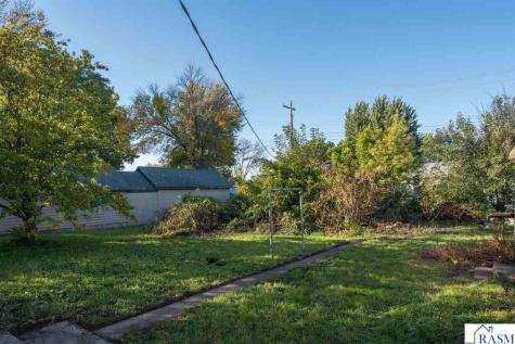 422 4th Street Nicollet MN 56074