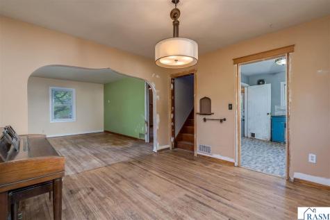 422 4th Street Nicollet MN 56074