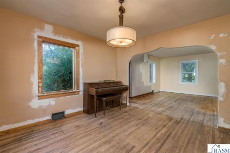 422 4th Street Nicollet MN 56074