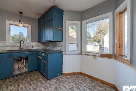 422 4th Street Nicollet MN 56074