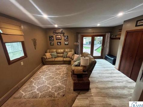 210 N 3rd Street St. Peter MN 56082