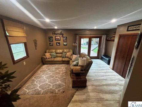 210 N 3rd Street St. Peter MN 56082