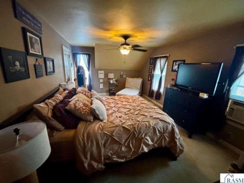 210 N 3rd Street St. Peter MN 56082