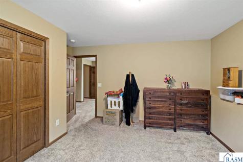 124 Harbor Hill Drive Mankato MN 56001