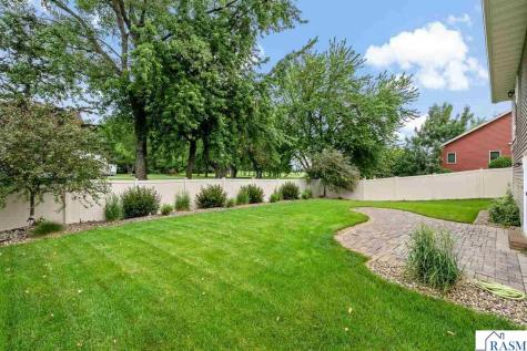 124 Harbor Hill Drive Mankato MN 56001