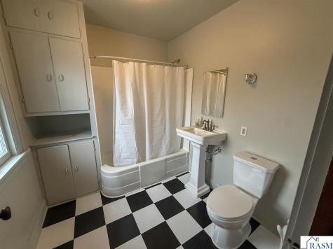 214 Broadway Hanska MN 56041