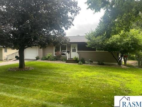 443 S 7th Street St. Peter MN 56082
