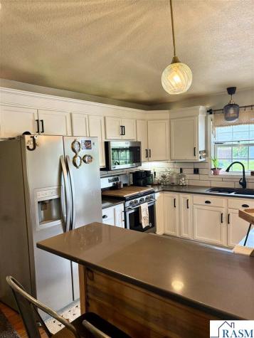 28149 710th Avenue St. James MN 56081