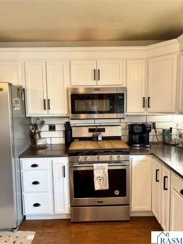 28149 710th Avenue St. James MN 56081