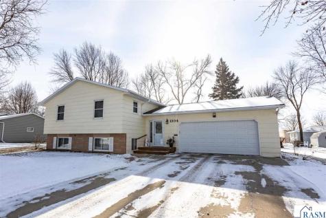 1304 Camelot Court Fairmont MN 56031