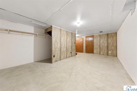 2541 E Main Street Mankato MN 56001