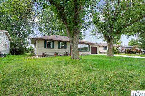 2541 E Main Street Mankato MN 56001