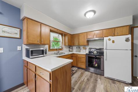 2541 E Main Street Mankato MN 56001