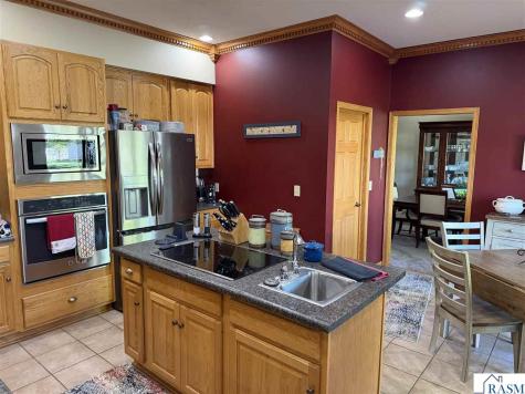 13079 Meadow Creek Drive Searles MN 56073