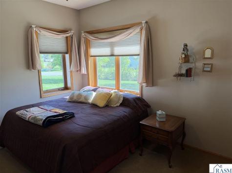 13079 Meadow Creek Drive Searles MN 56073