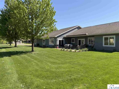 13079 Meadow Creek Drive Searles MN 56073