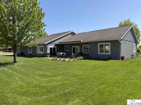 13079 Meadow Creek Drive Searles MN 56073