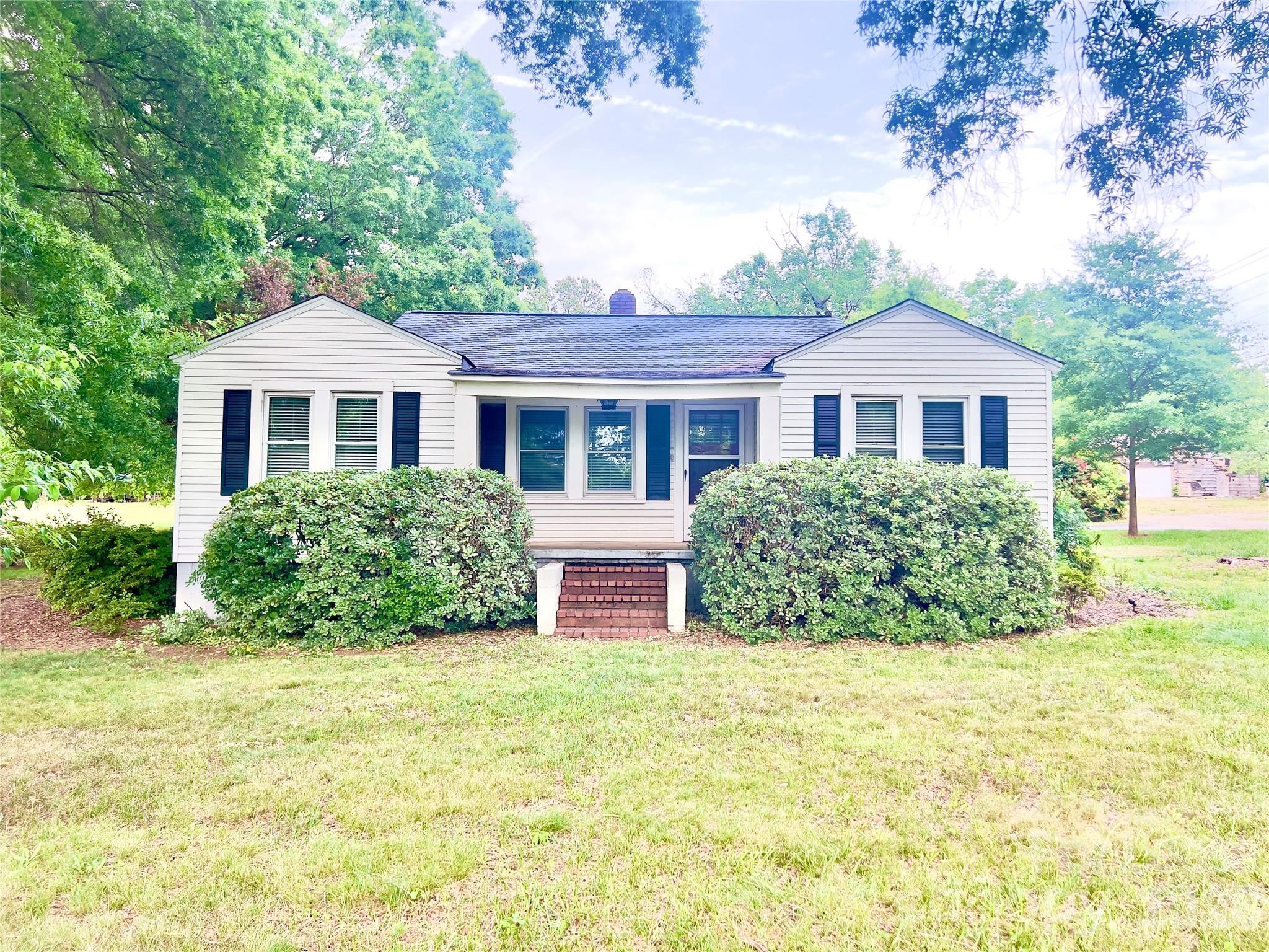1965 Mecklenburg Highway Mooresville NC 28115