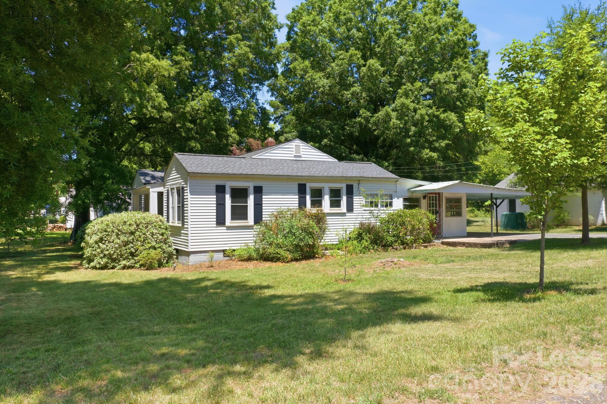 1965 Mecklenburg Highway Mooresville NC 28115